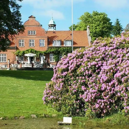 Sauntehus Castle 4* Hornbæk
