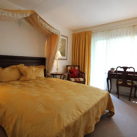 Hotel Sauntehus Castle Hornbaek