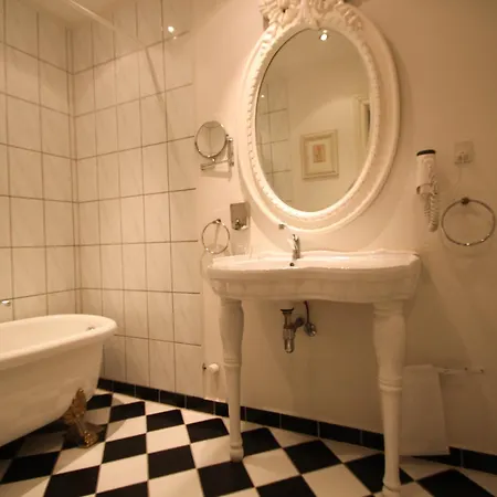 Sauntehus Castle Hotel Hornbaek