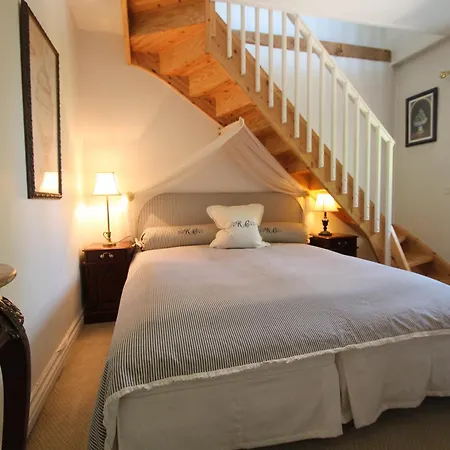 Hotell Sauntehus Castle 4*