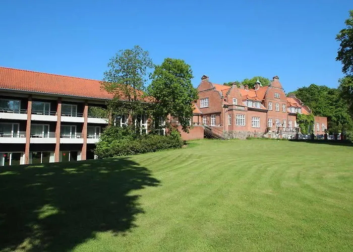 Sauntehus Castle Hotel 4*